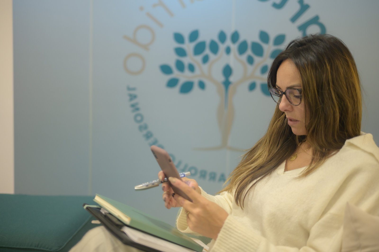 Marta Garrido en su consulta de Mojácar